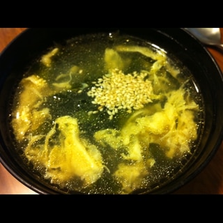 卵とワカメのとろとろ韓国風スープ